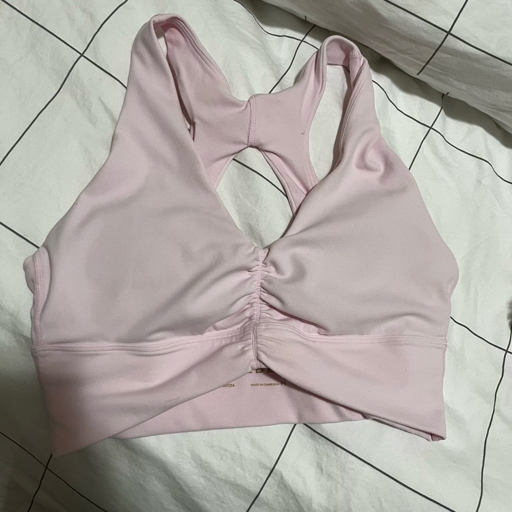 Aritzia Villa Pink Volley Sports Bra M - Picture 3 of 5